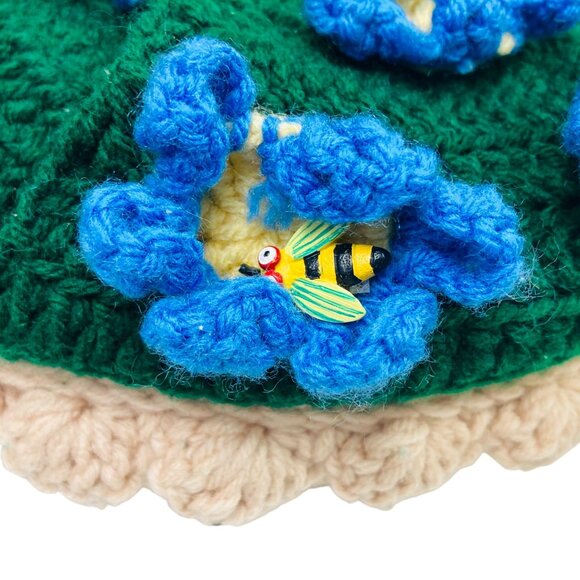 Handmade Crochet Casserole Warmer Carrier Flowers w/ Bee Details & Anchor H Dish - Picture 3 of 7